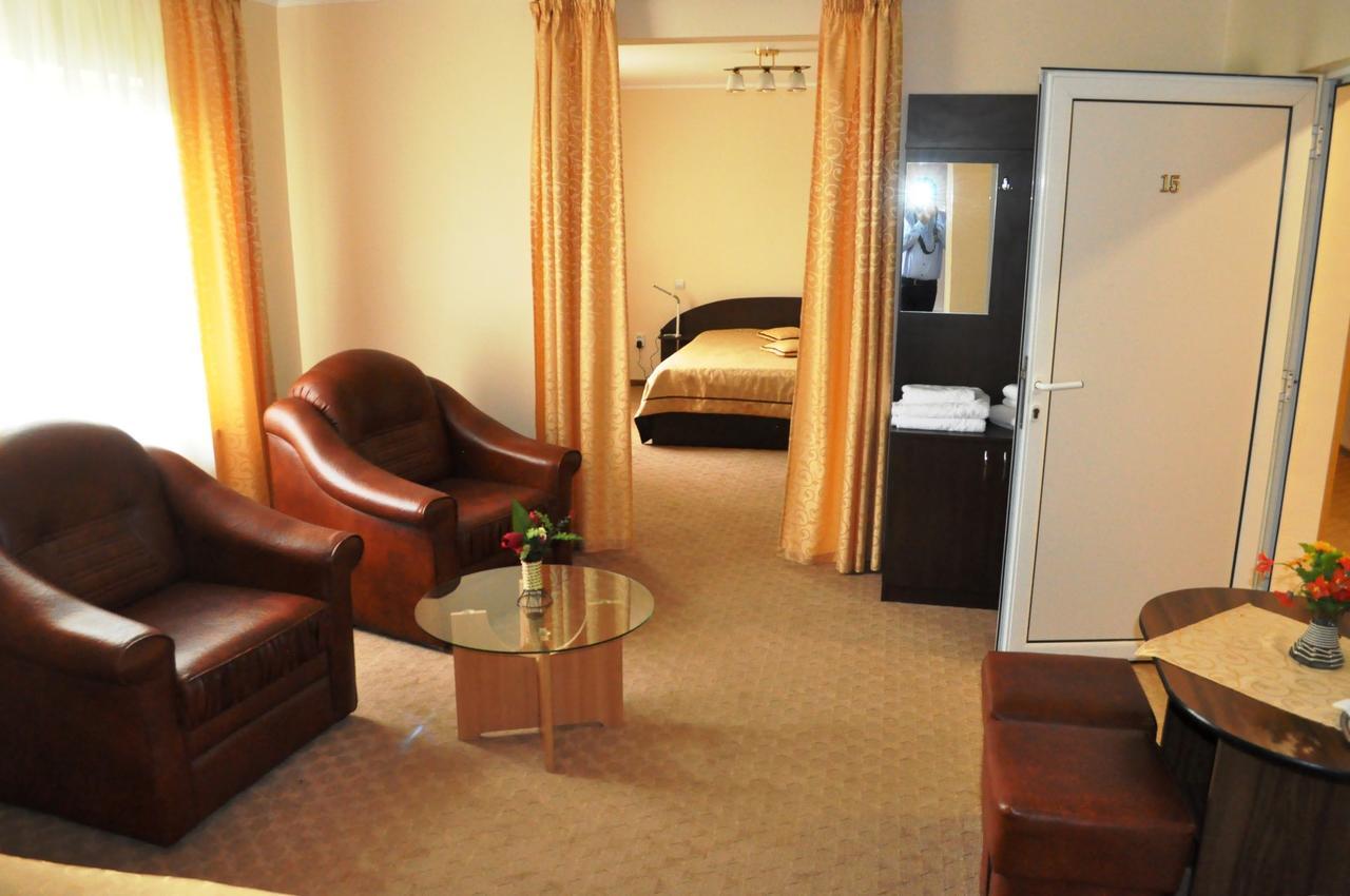 Hotel Andrei Cîmpia Turzii المظهر الخارجي الصورة